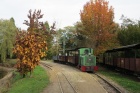 Die drei Wagen werden durch den Bahnhof geschoben [26. Oktober 2013]