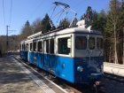 In der Station Erdmannlistein wartet als Überraschung der Triebwagen BDe 4/4 10 auf die Baumschulbahner [30. März 2019]