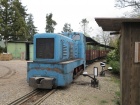 Die V10C wird die sieben Wagen in Kürze in den Bahnhof Baumschulsee zurückschieben [19. April 2014]