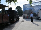 Der Dampfzug wird durch den Bahnhofsvorstand abgefertigt [9. August 2014]