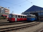 Die beiden Triebwagen präsentieren sich noch einmal gemeinsam vor dem Depot Bremgarten [30. März 2019]