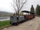 Der Wagen wird wieder in den Zug im Bahnhof Baumschulsee eingereiht [1. April 2016]