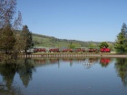 Der Zug spiegelt sich im Baumschulsee [20. April 2019]