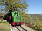 Die Azalea passiert das Häxehüsli und fährt in Richtung grosse Brücke [20. April 2019]