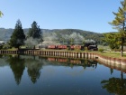 Die Pinus spieglt sich mit ihrem Zug im Baumschulsee [21. September 2019]