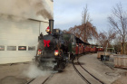 Der Nordpol-Express wartet im Hauptbahnhof auf die erste Fahrt des Tages [3. Dezember 2021]